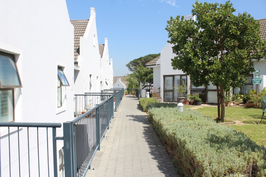 1 Bedroom Property for Sale in Zevenwacht Retirement Village Western Cape
